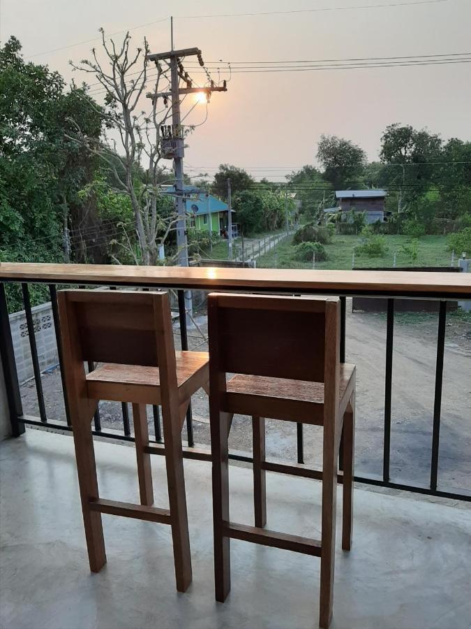 Baan Rabiangdao Uthaithani ウタイターニー エクステリア 写真