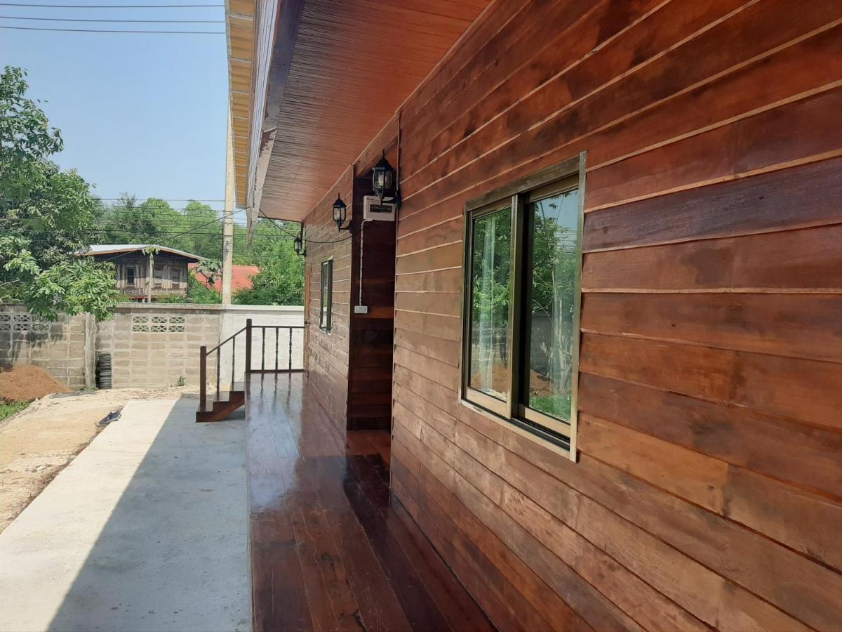 Baan Rabiangdao Uthaithani ウタイターニー エクステリア 写真
