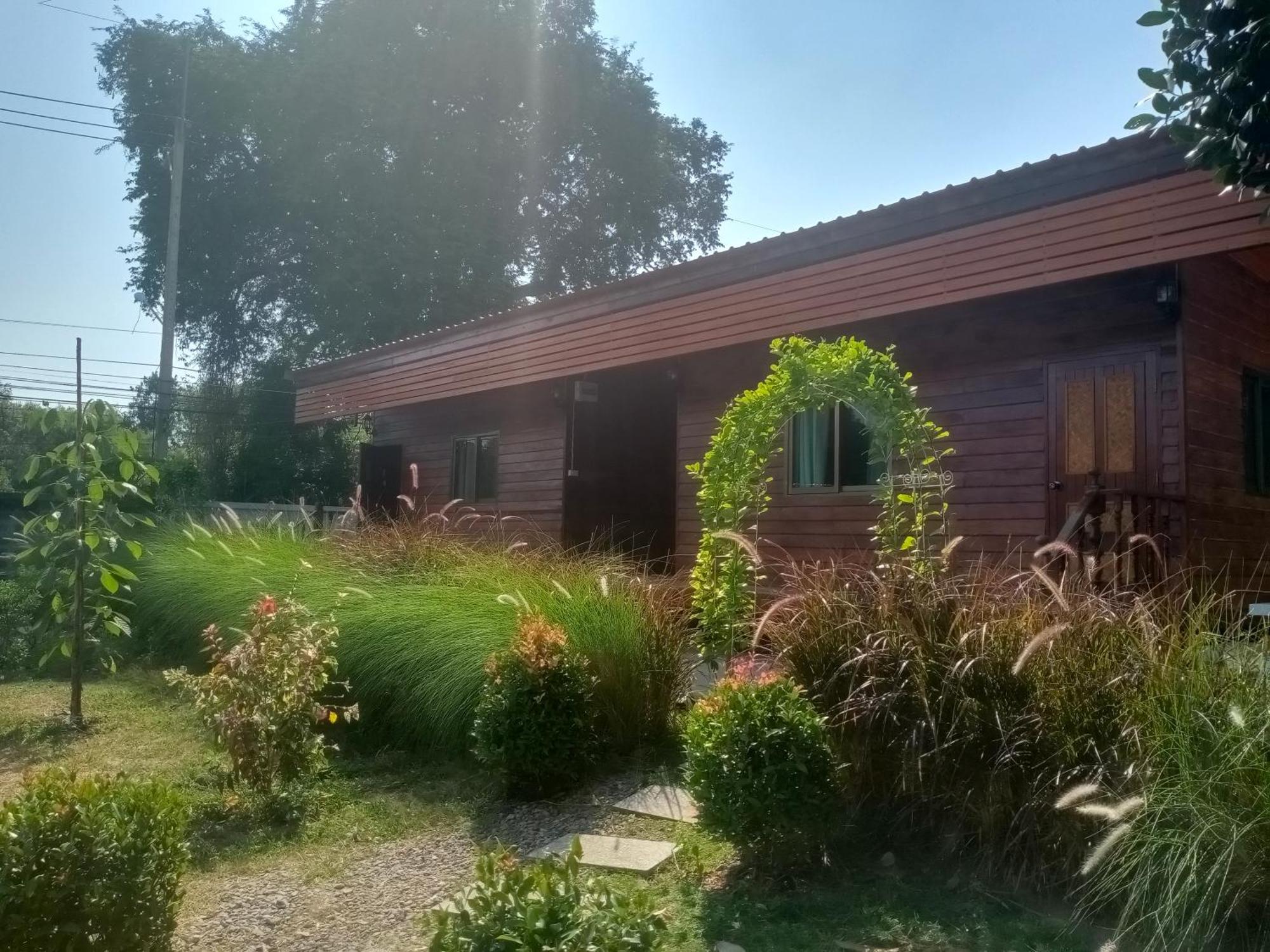 Baan Rabiangdao Uthaithani ウタイターニー 部屋 写真